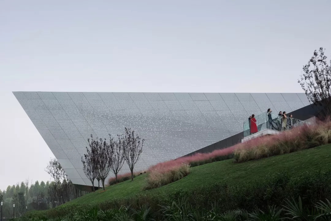 走廊挑臺看建筑 by蘇圣亮，天華建筑設(shè)計